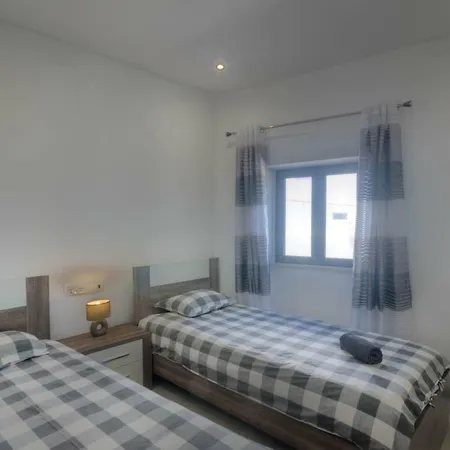 Holiday home No 8 *