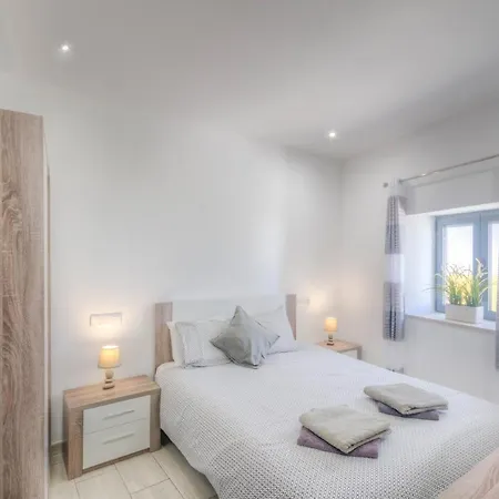No 8 Holiday home *