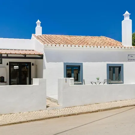 Holiday home No 8 *